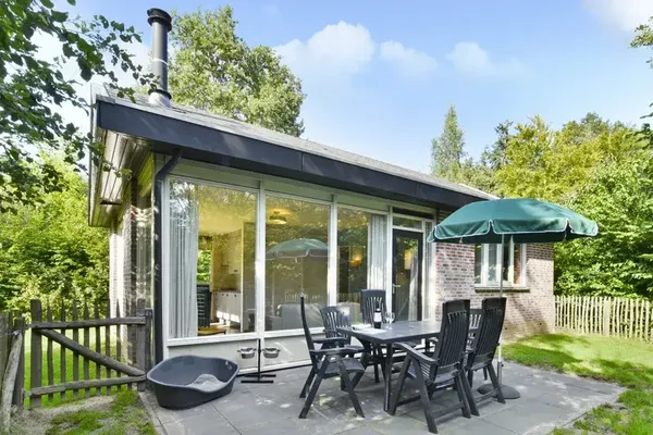 Hondenbungalow special met omheinde tuin 6 gasten Vakantiepark Aelderholt Aalden Drenthe (NL)