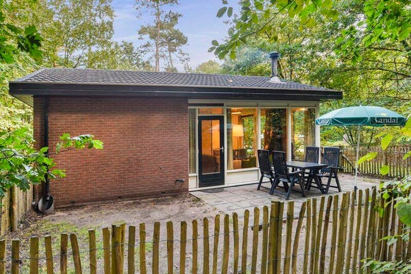 Hondenbungalow special met omheinde tuin 4 gasten park Miggelenberg  Hoenderloo, Gelderland