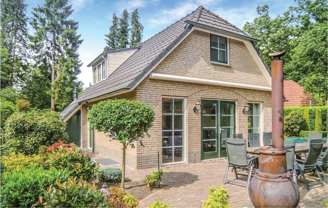 Vakantiehuis met omheinde tuin en sauna en ligbad  12 gasten Lunteren, Ede, Nederland