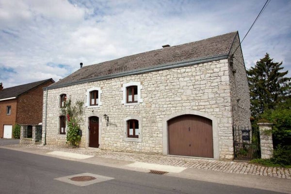 Vakantiehuis met omheinde tuin en bubbelbad 9 gasten Marche-en-Famenne, Luxemburg, België