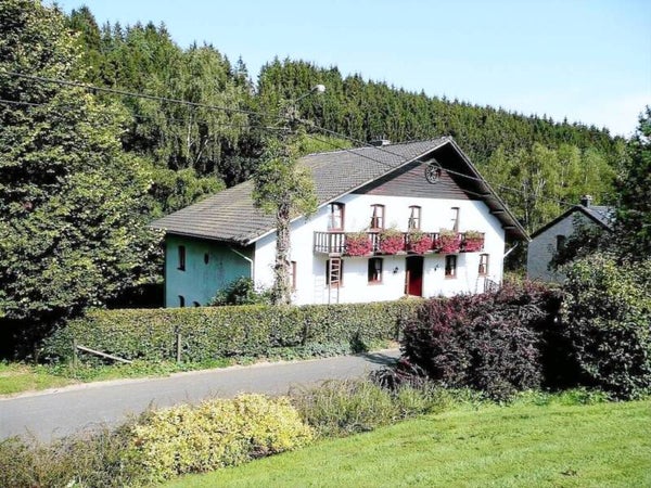 Vakantiehuis met omheinde tuin en panoramisch uitzicht 4 gasten Sankt Vith, Luik, België