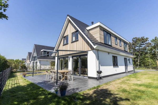 Vakantievilla met omheinde tuin en sauna 8 gasten Texel, Nederland