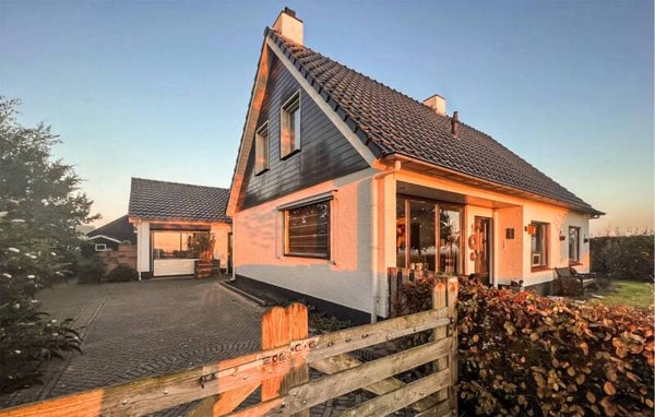 Vakantiehuisje met omheinde tuin en panoramisch uitzicht 2 gasten Sprundel, Rucphen, Nederland
