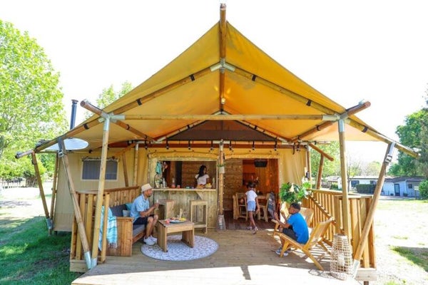 Vakantie tentlodge met omheind terras 5 gasten Uden, Noord-Brabant, Nederland