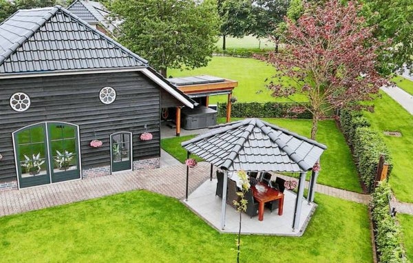 Vakantiehuis met omheinde tuin en jacuzzi 6 gasten Den Ham, Twenterand, Nederland