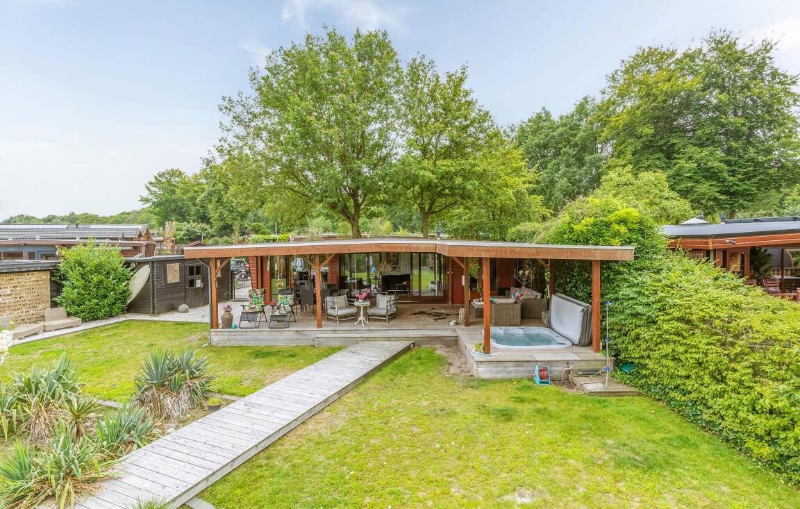 Vakantiehuis met omheinde tuin en jacuzzi en panoramisch uitzicht 4 gasten Erm, Coevorden, Nederland