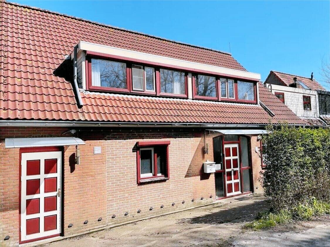 Vakantiehuis met omheinde tuin en prive zwembad 8 gasten Hellevoetsluis, Zuid-Holland, Nederland