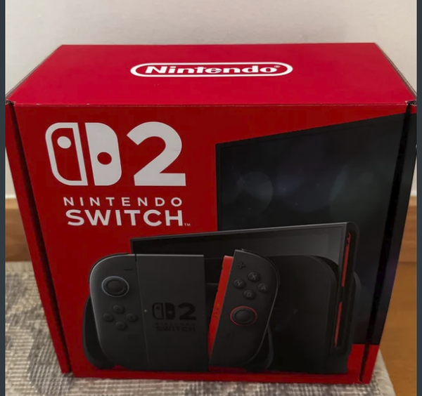Consola Nintendo Switch 2 con diseño estilizado y compacto.