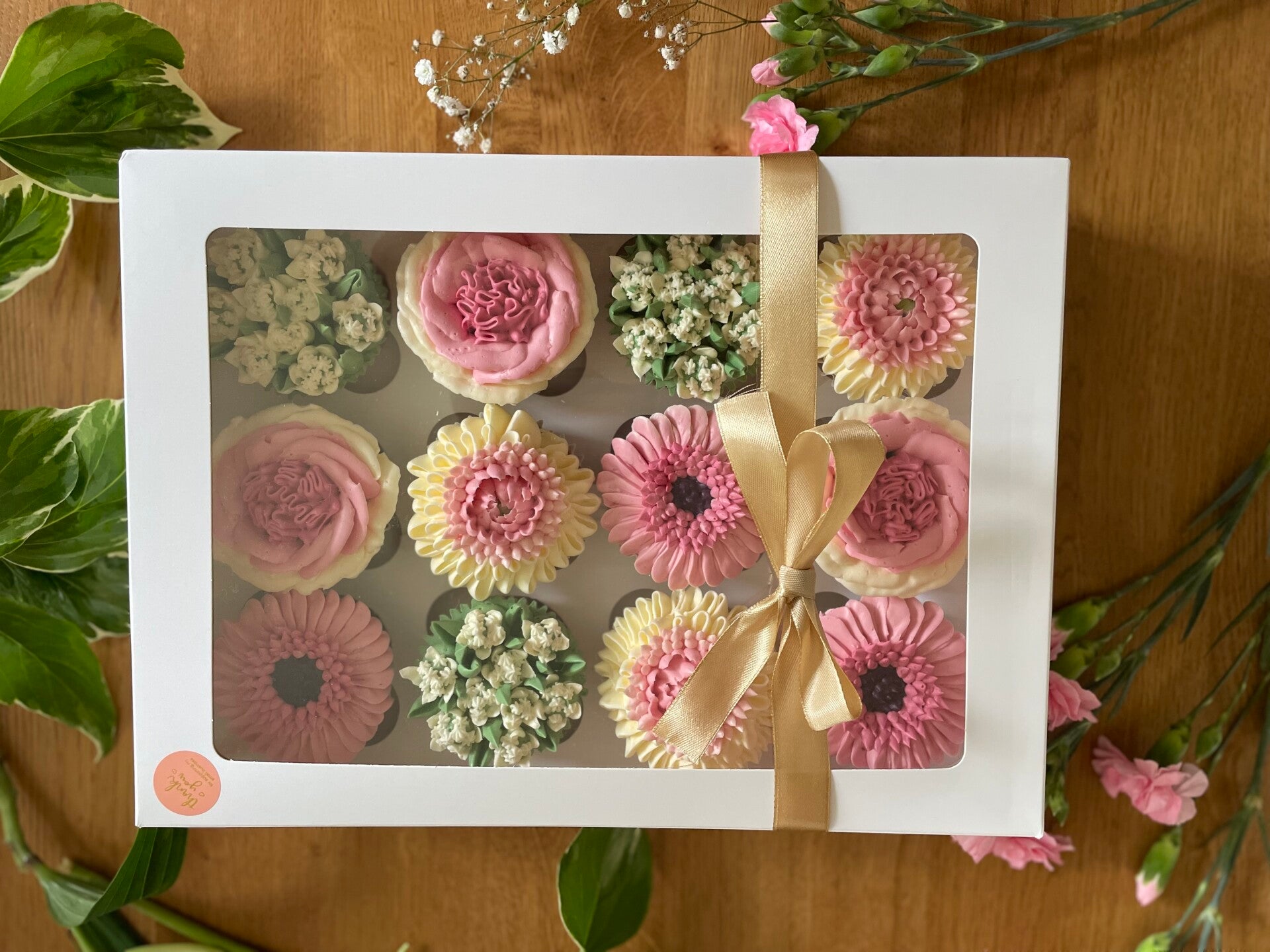 elegant ribbon cupcake gift