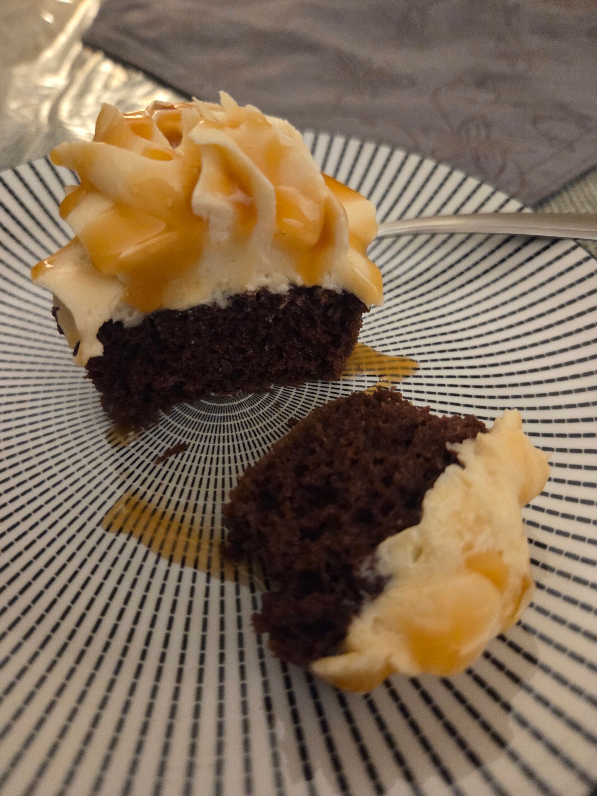 Chocolate Peanut Butter Cupcakes (4)