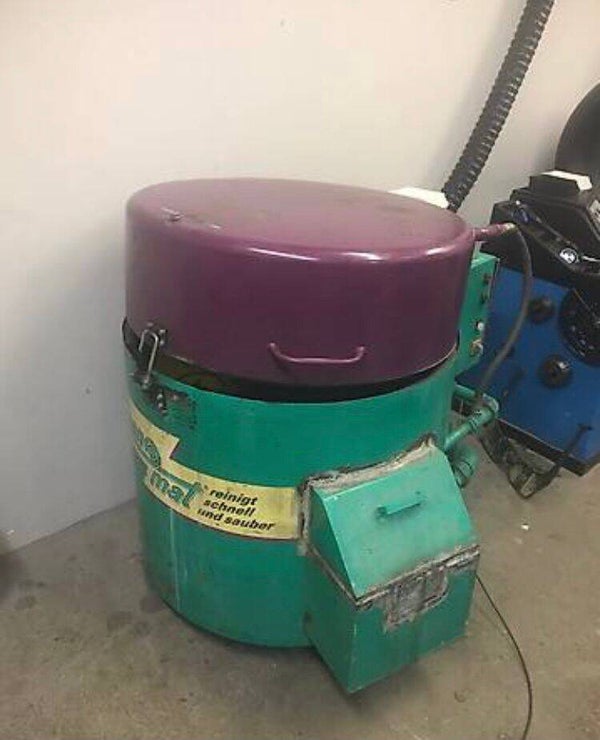 Grosser Teilereiniger Automat