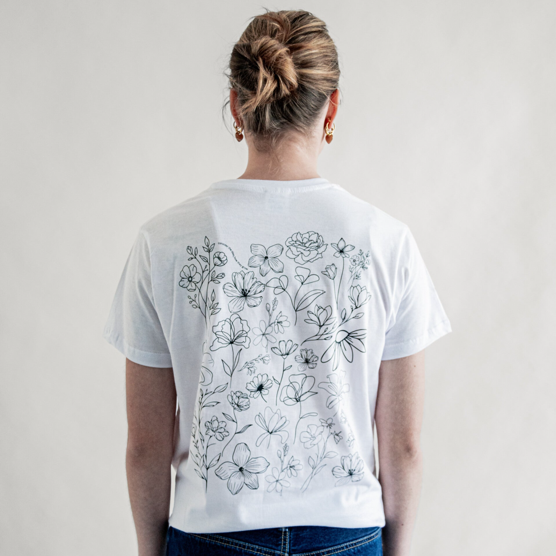 Consider the lilies, how they grow (zwart)