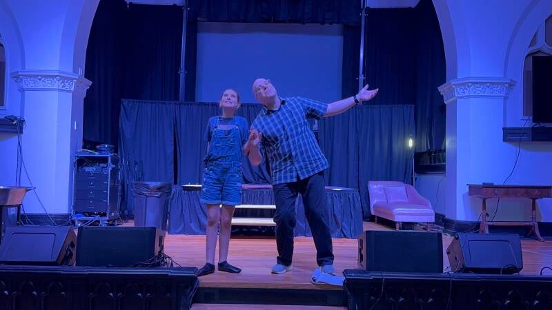annie_warbucks-t-standard-1pm9bx.jpg