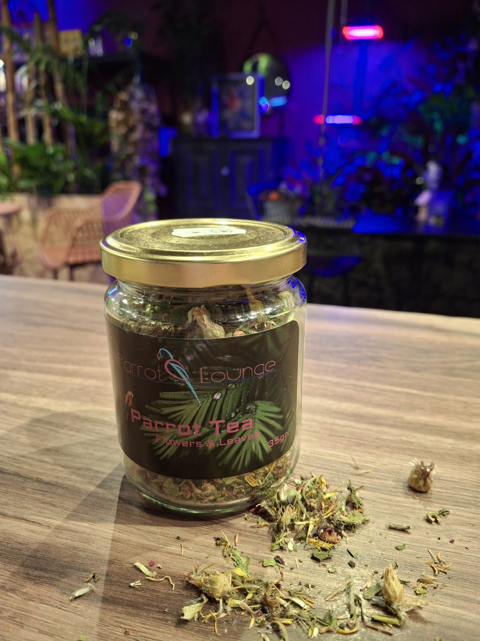 The Parrot Lounge  Parrot Tea Leaves and Flowers