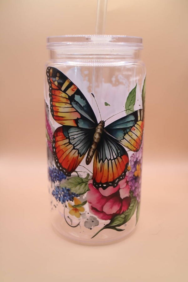 Drink fles met vlinder.