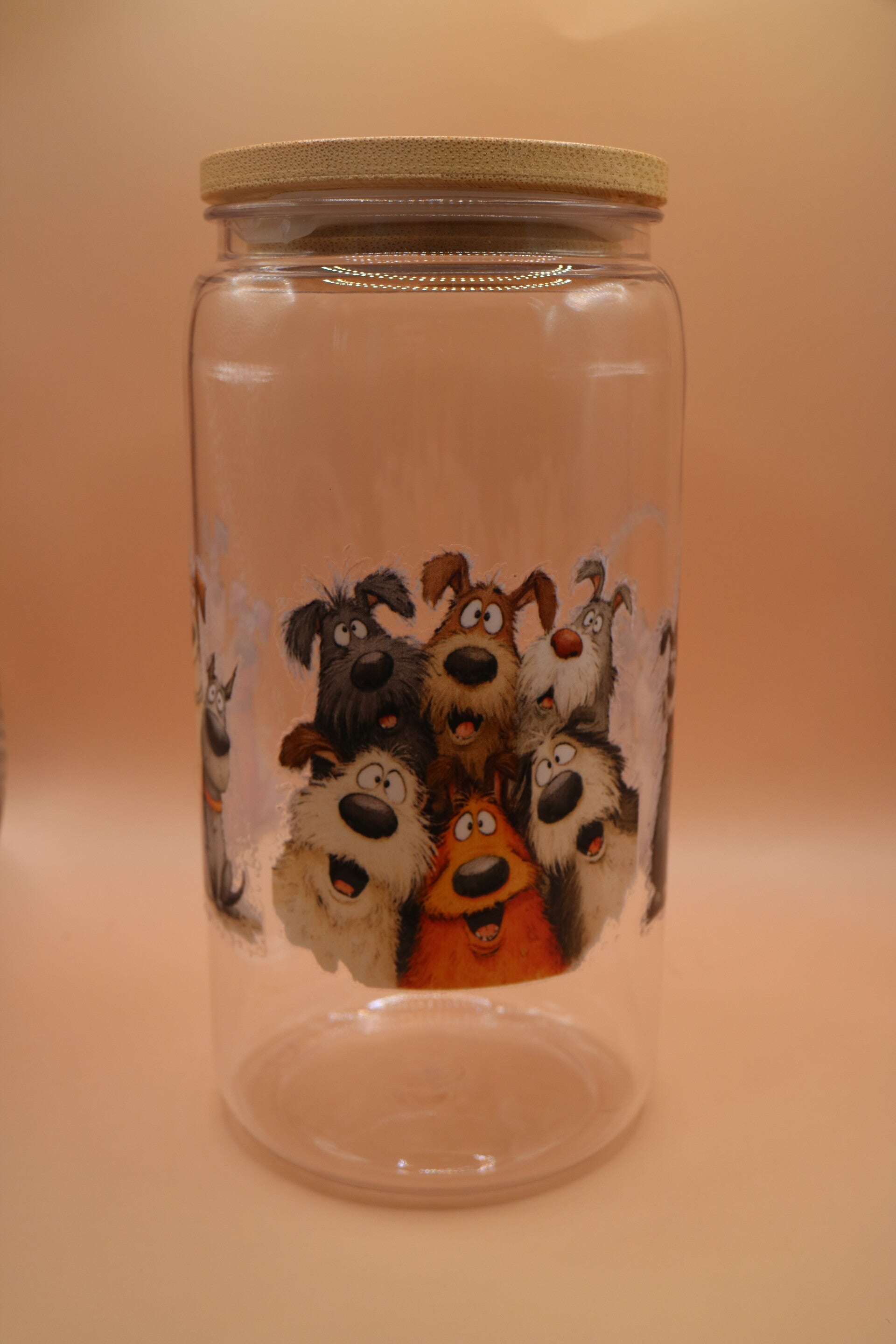 Drinkfles met vrolijke hondjes.
