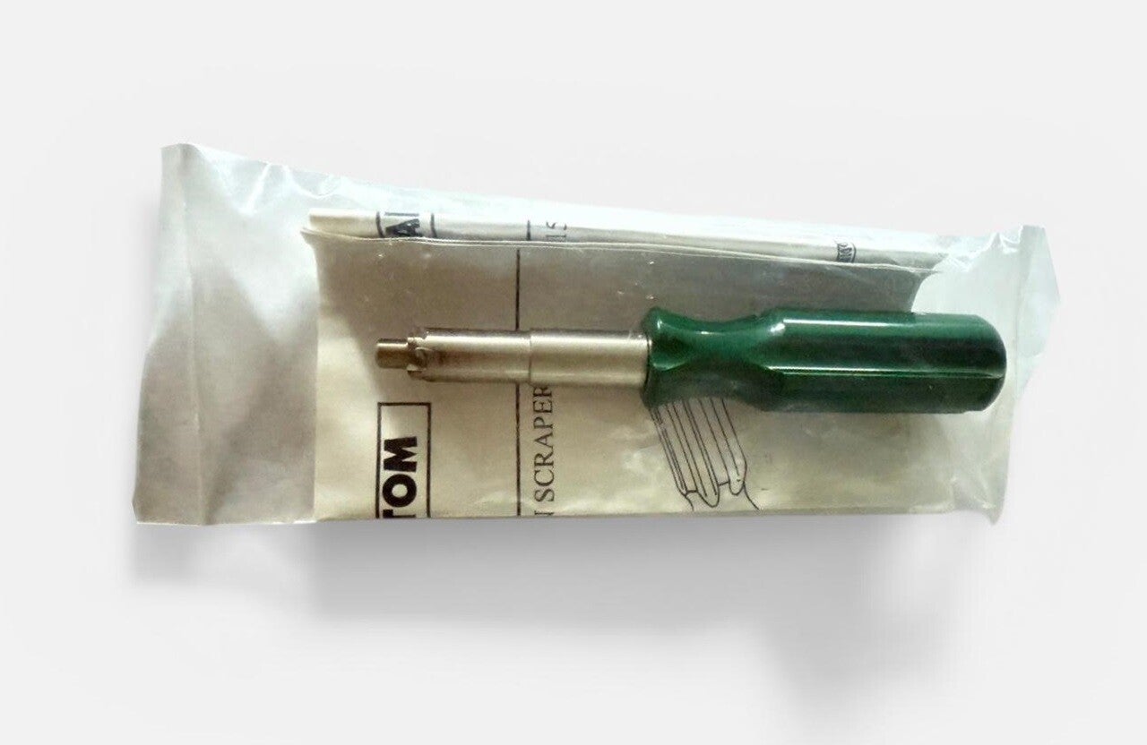 Brown Custom AR15 Carrier Carbon Scraper