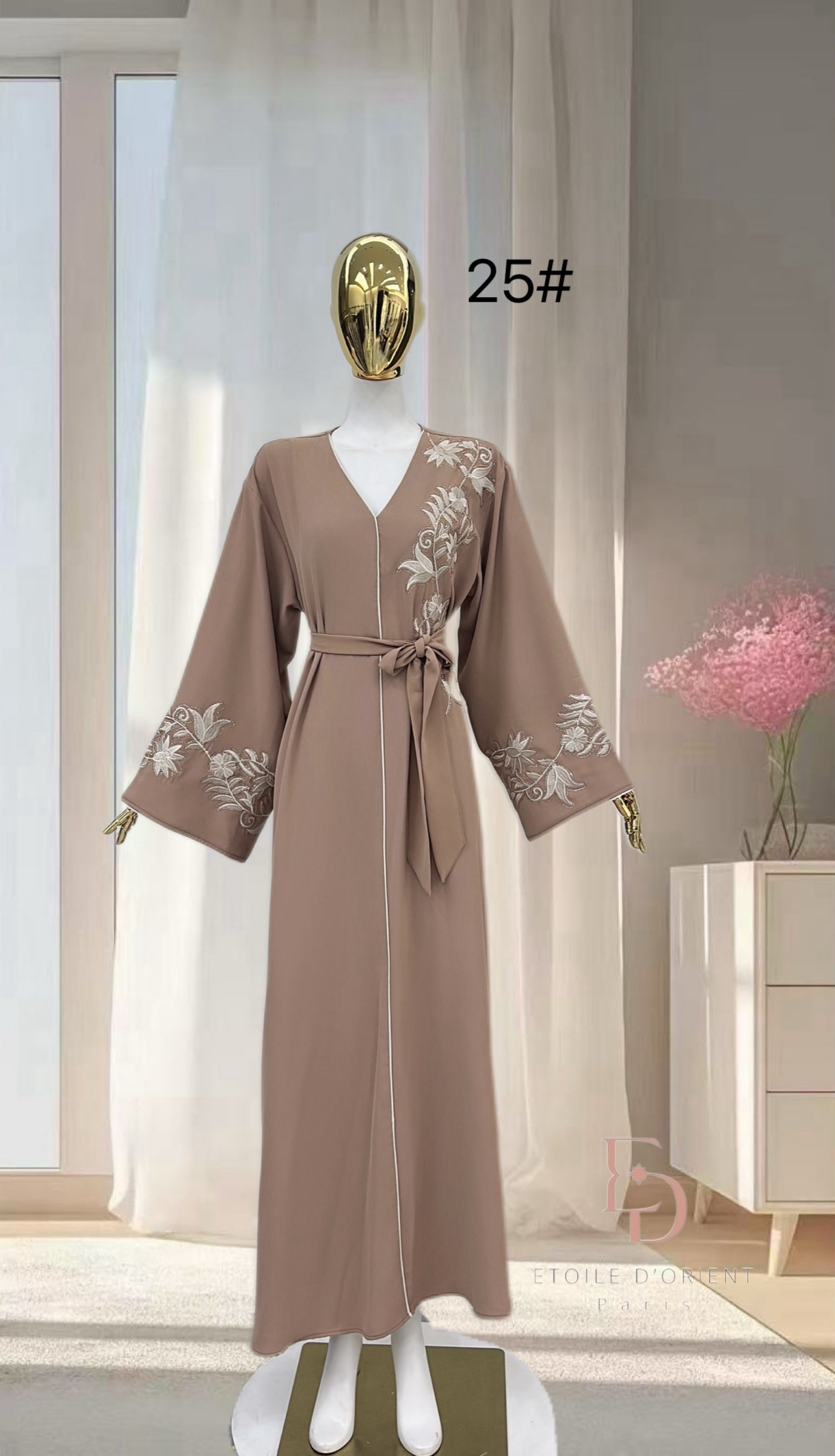 Abaya Sahila Oudroze.