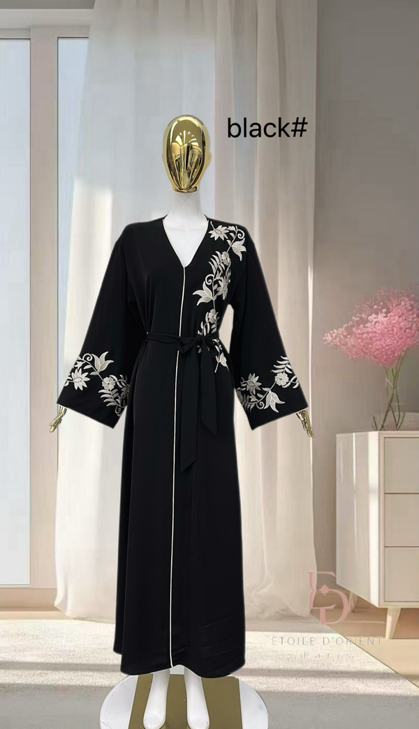 Abaya Sahila Zwart.