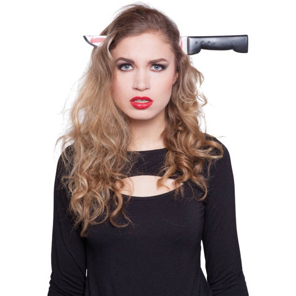 Tiara mes door het hoofd