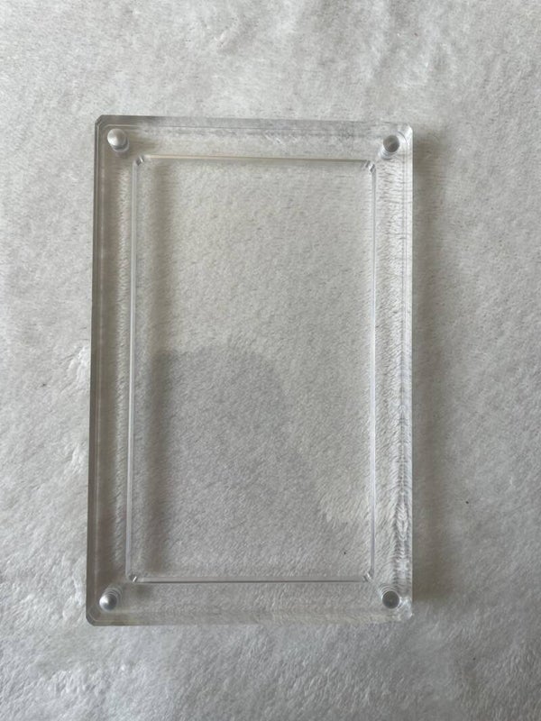 Case acrylique magnétique booster.