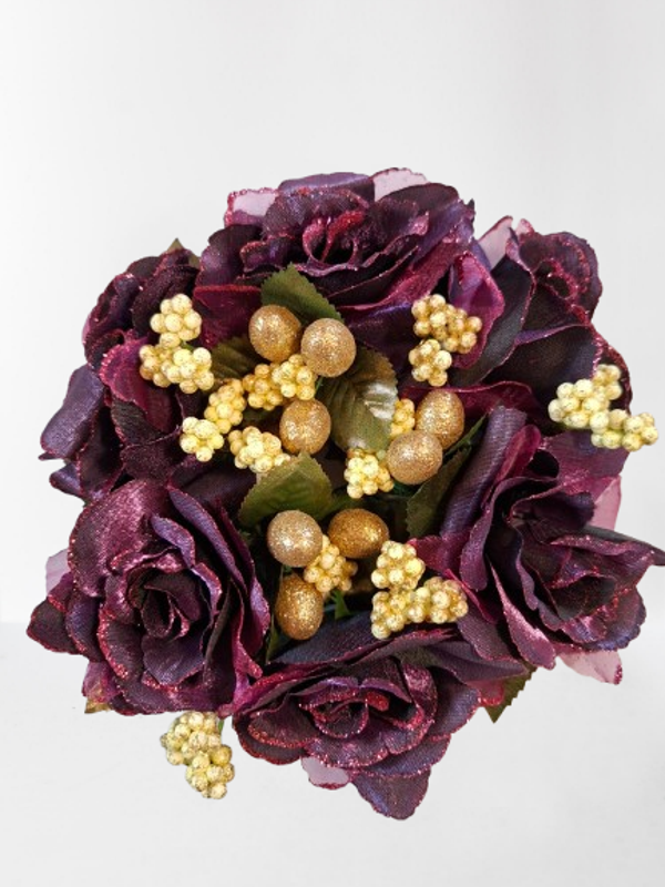 Wianek z róż i dodatkami — 20 cm, kod: 073