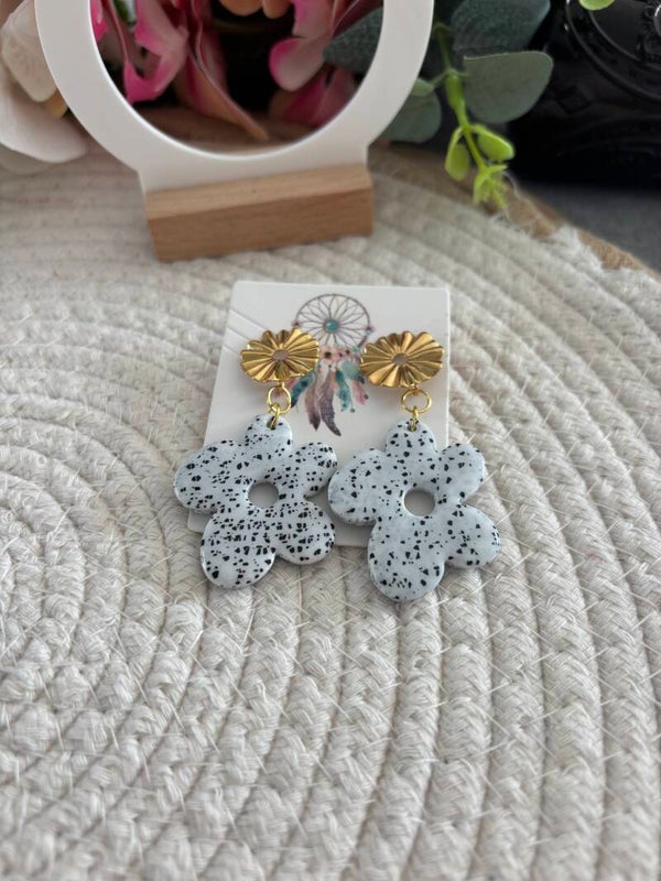 BOUCLES D'OREILLES