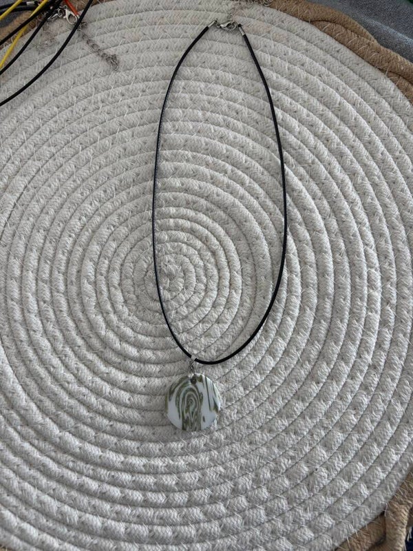 COLLIER