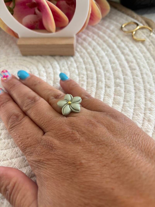 BAGUE LINDA 20X20MM