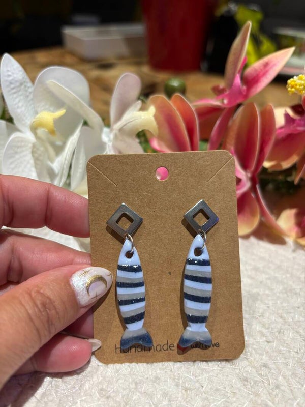 BOUCLES D'OREILLES