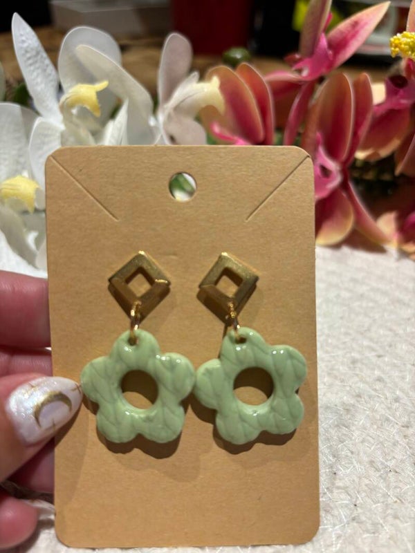 BOUCLES D'OREILLES