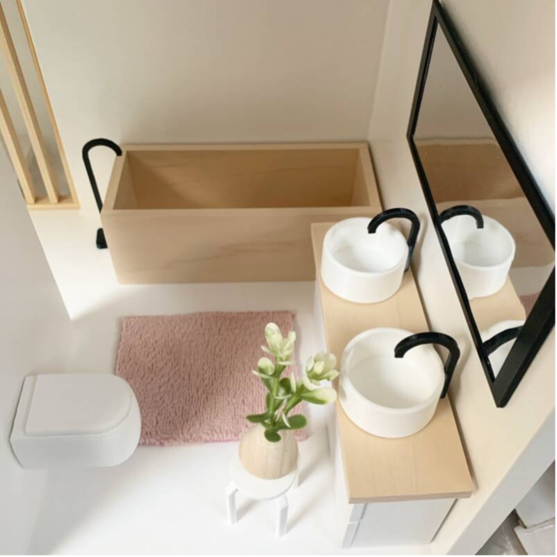 Nachhaltiges Puppenhaus-badezimmer aus Holz für moderne Kinderzimmer