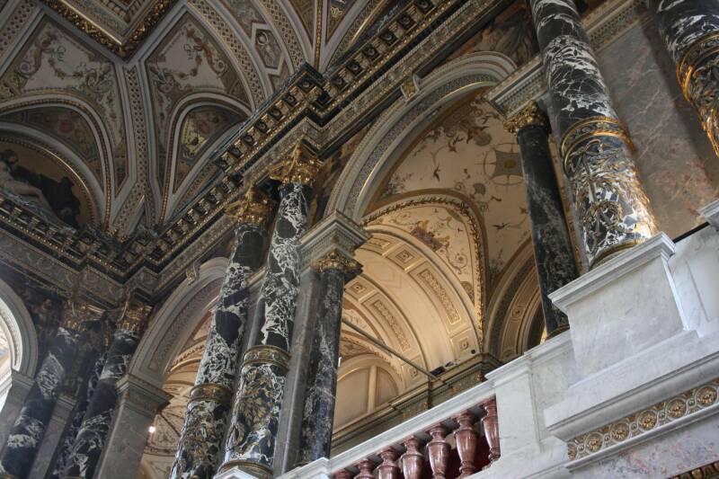 Columns and arches in Vienna's art history museum