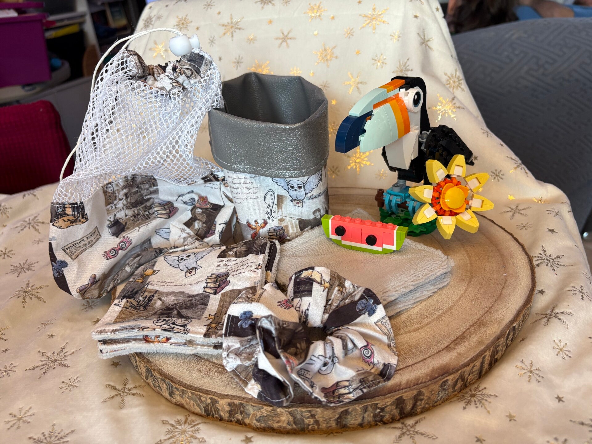 Pochette de lingettes démaquillantes réutilisables avec filet de lavage et chouchou assorti