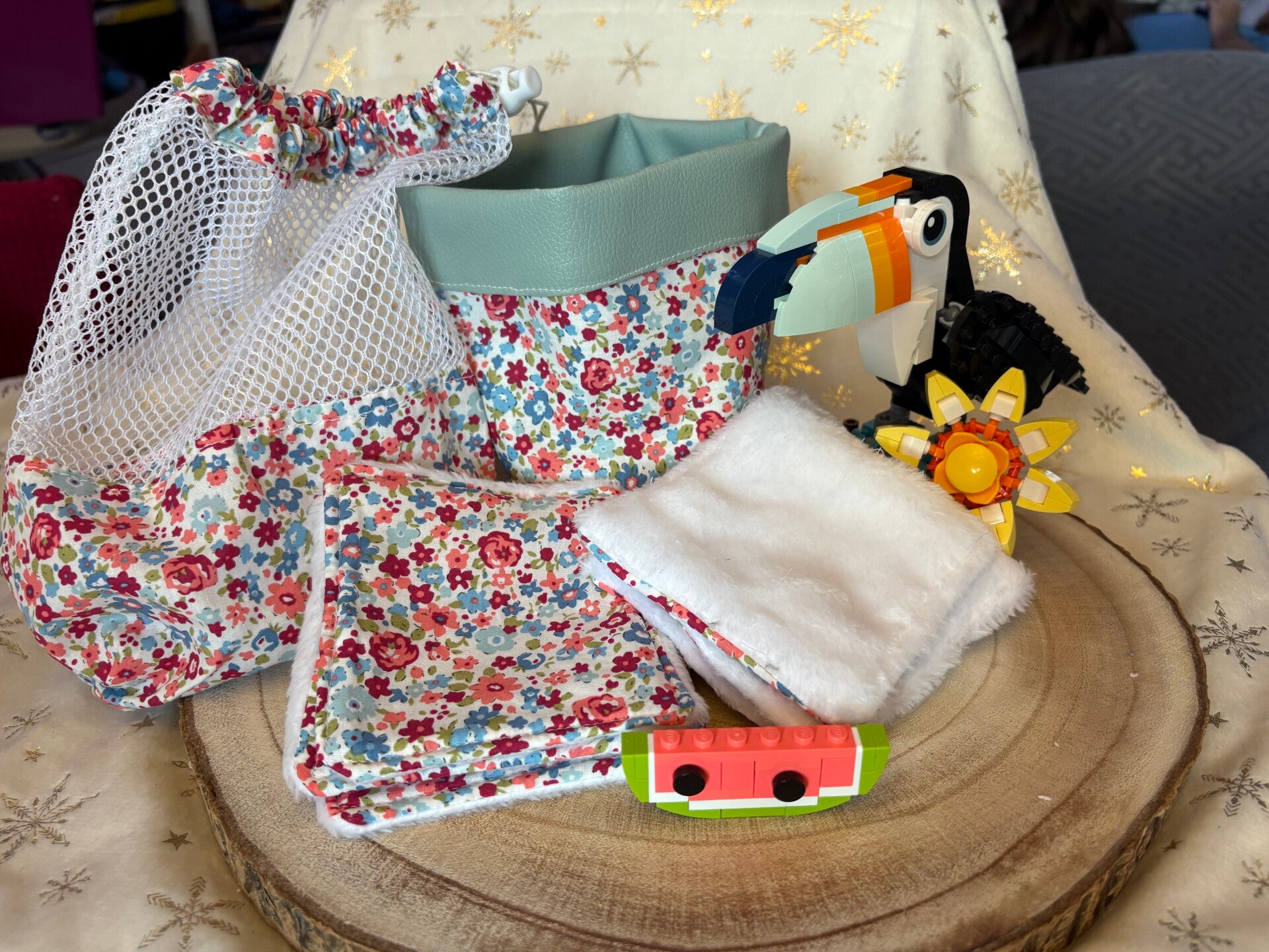 Pochette de lingettes démaquillantes réutilisables avec filet de lavage et chouchou assorti
