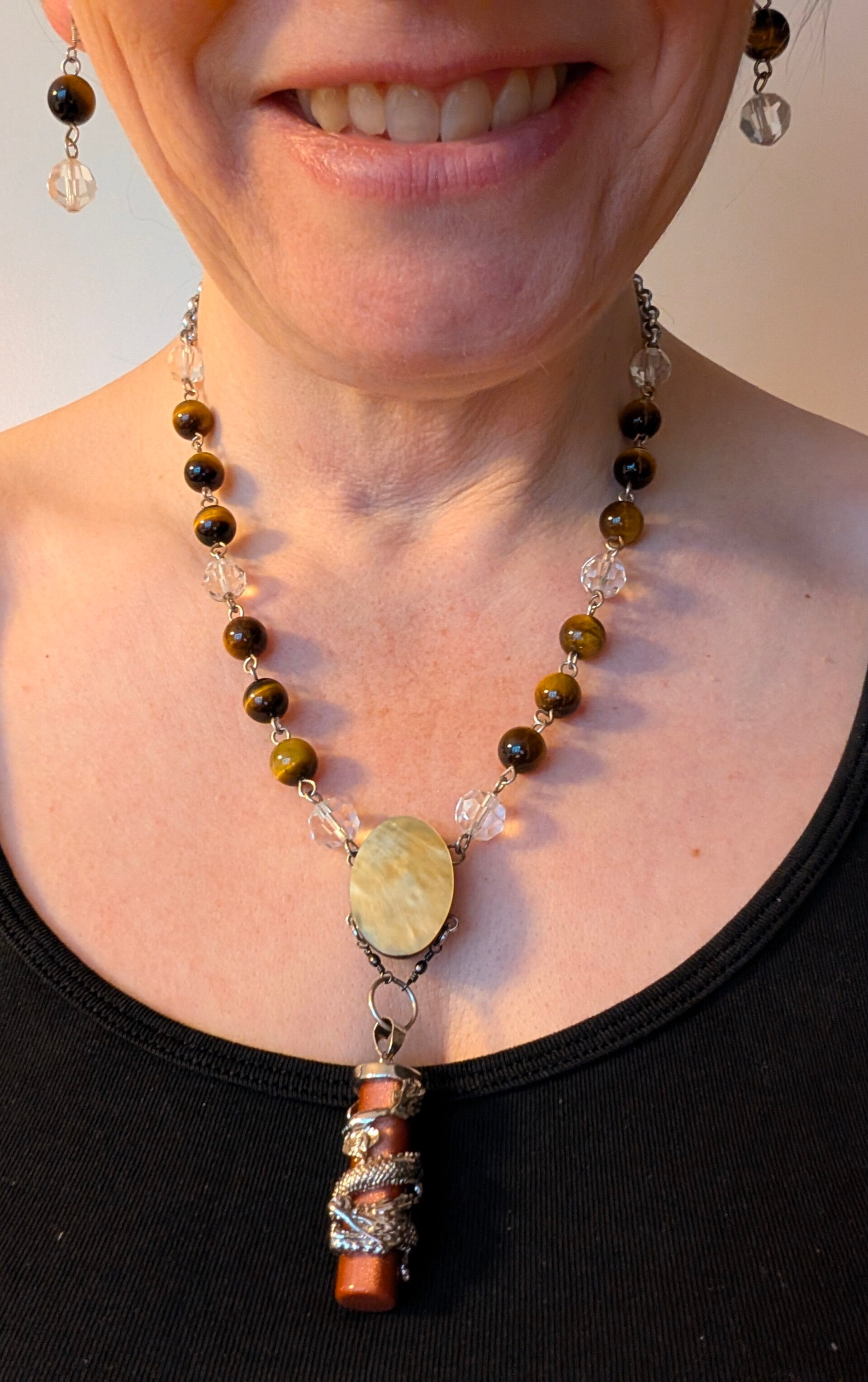 Ketting, Armband & Oorbellen "Dragon´s Embrace" - Tijgeroog & Kristal