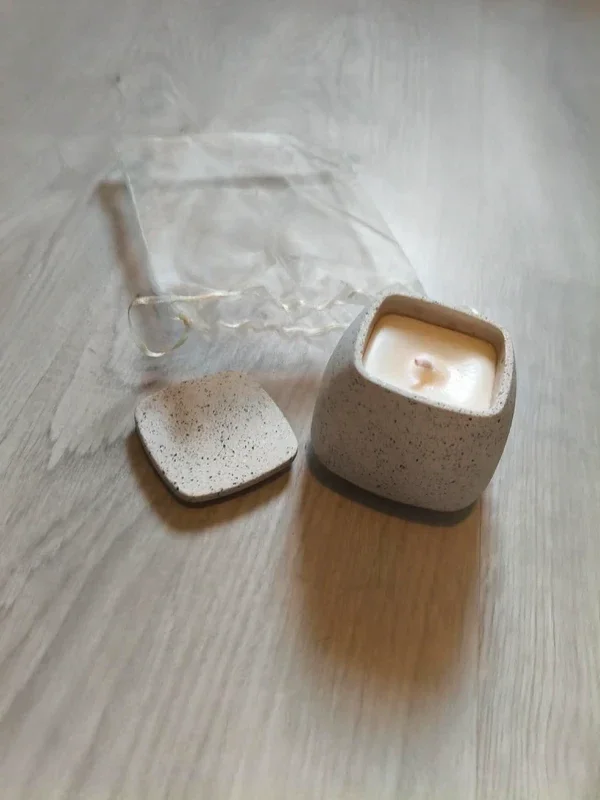Bougie de méditation Encens – fait main – artisanale – pot en jesmonite