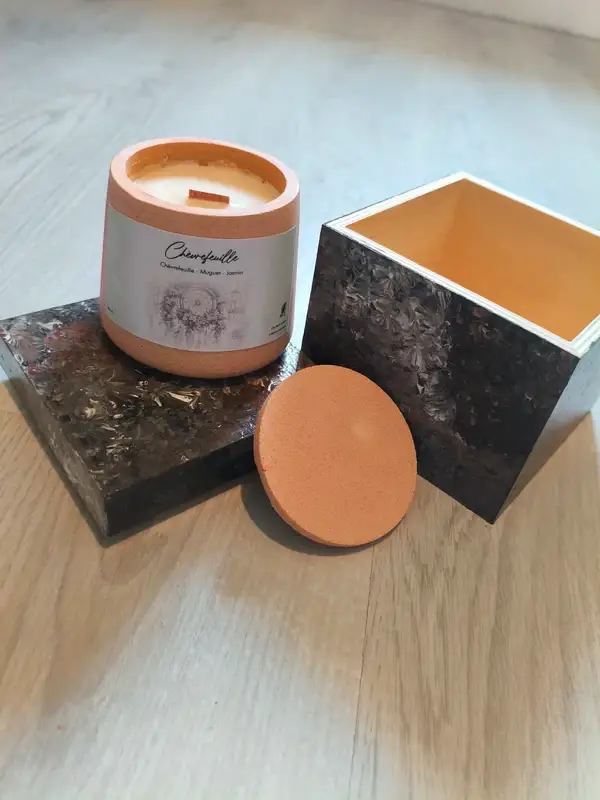 Bougie parfumée Chèvrefeuille 250 ml – mèche bois – fait main – coffret artisanal