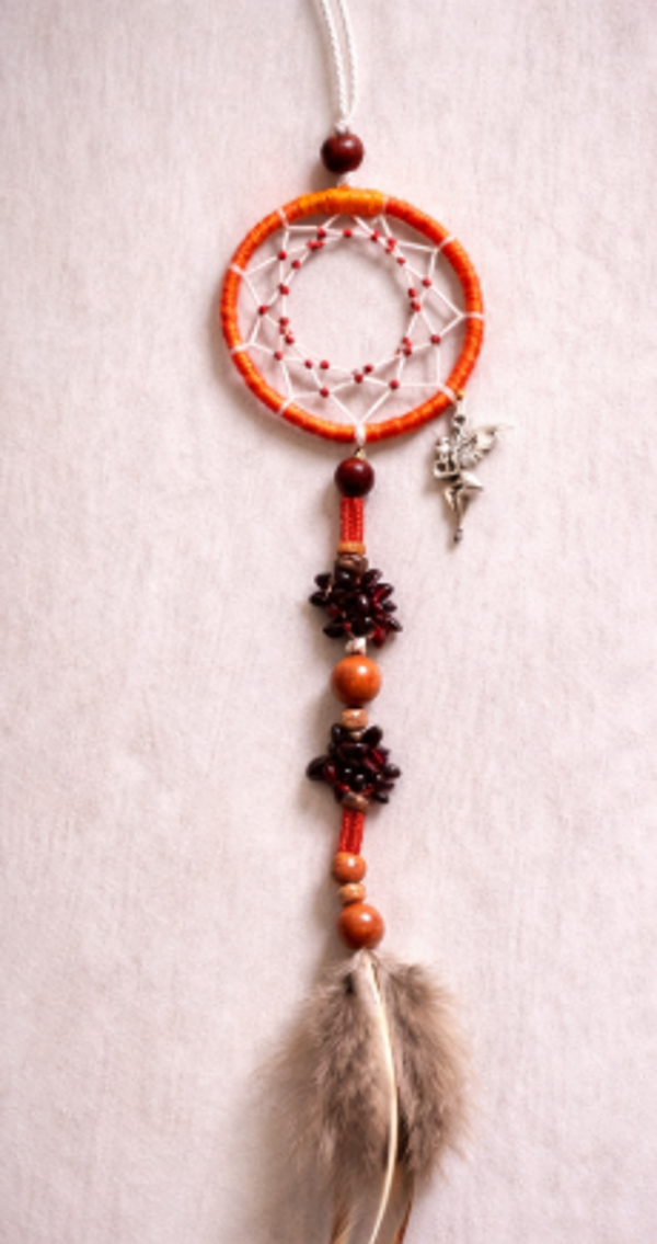 Pendule Rouge Fée – grenat et plumes de faisan