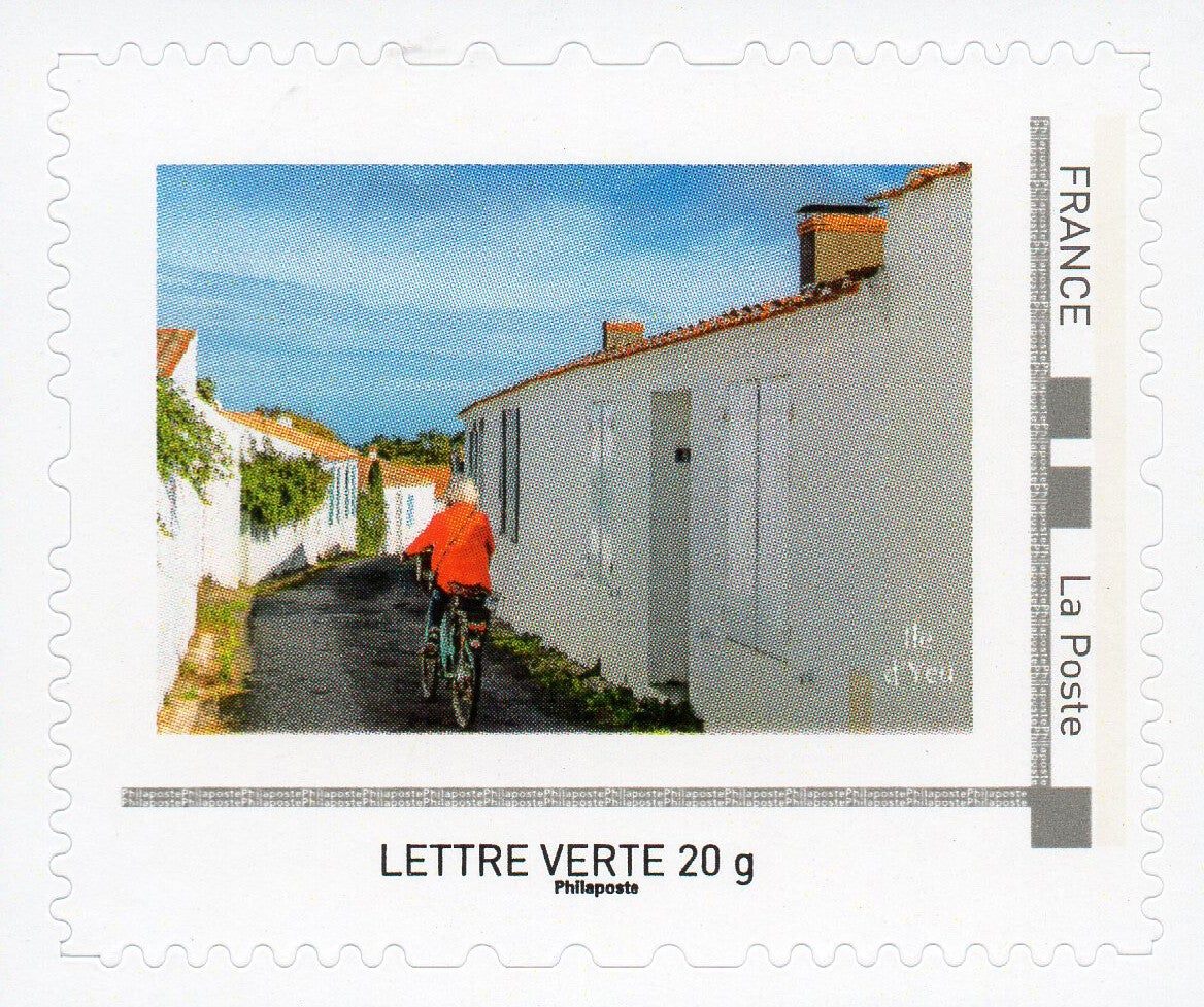 ILE D'YEU - RUE DE SAINT SAUVEUR