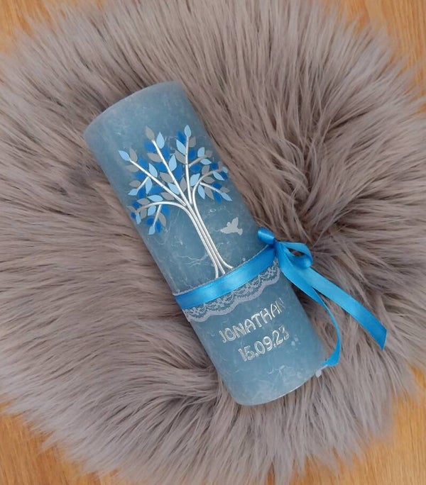 Taufkerze junge rustik personalisiert ,,blauer Lebensbaum''