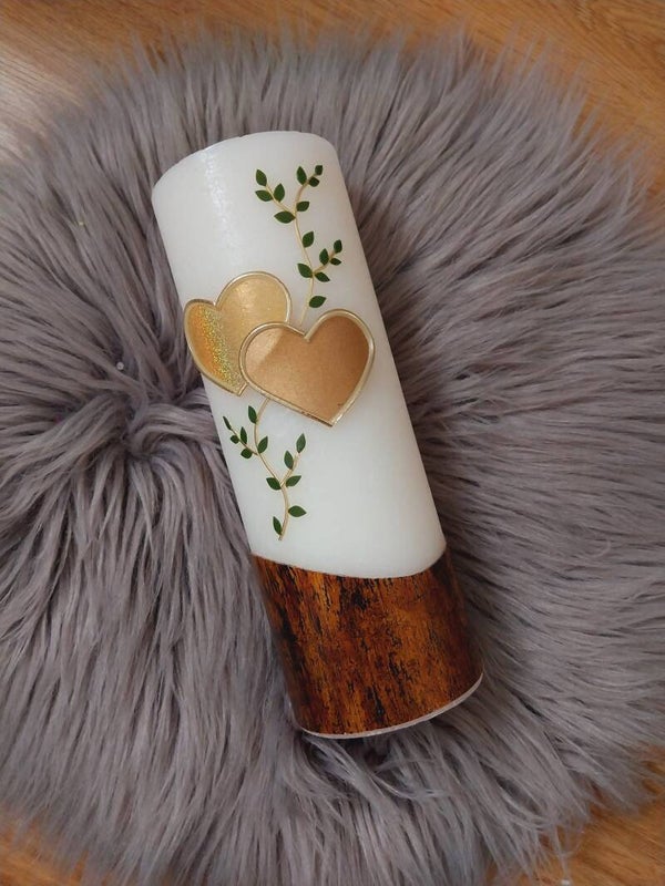 Hochzeitskerze rustik mit Baumstamm Optik, personalisiert, 2 Herzen mit Zweigen"