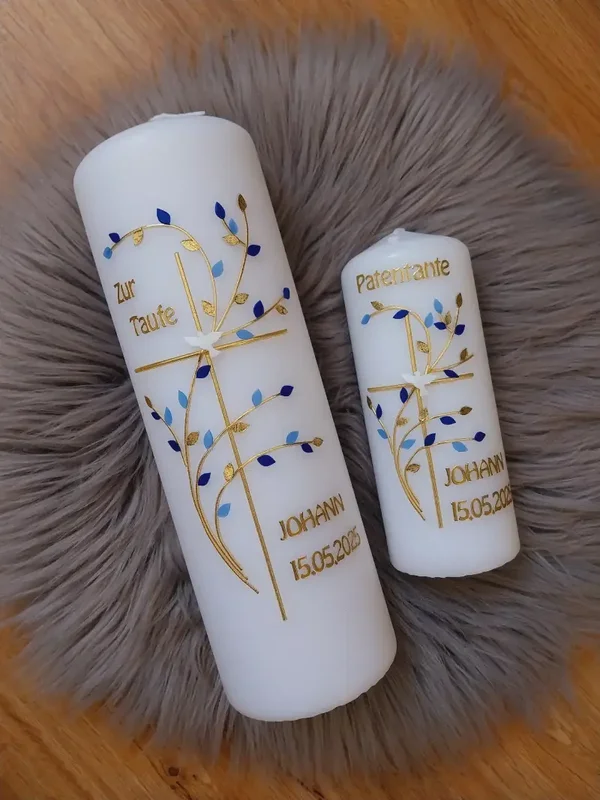 Taufkerze Junge personalisiert, Taufspruch,,goldenes Kreuz mit blauen Zweigen"*