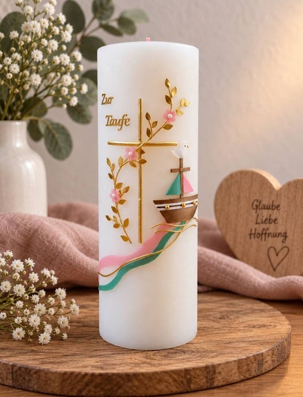 Taufkerze Rustik weiss personalisiert Kreuz mit Blumenranke &Schiff