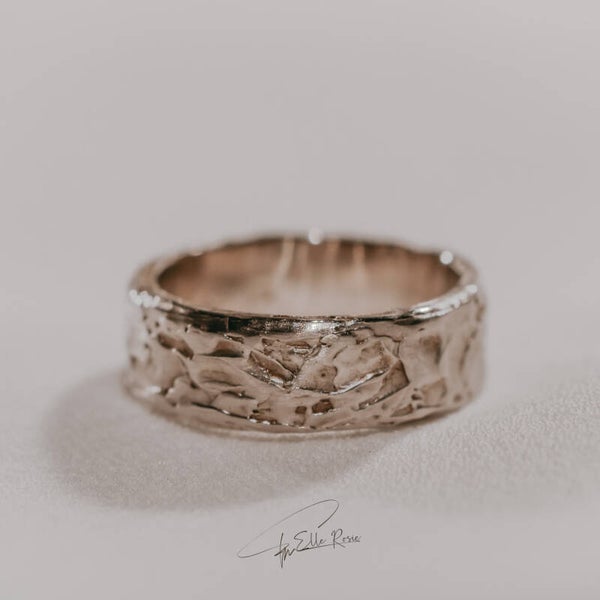 Elliot (ring)