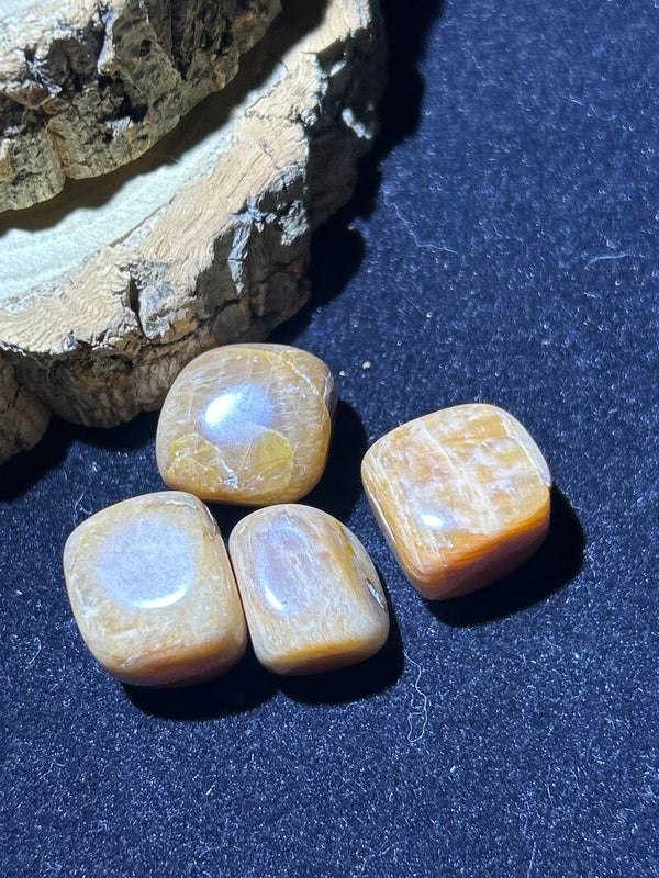 Moonstone (Peach) Tumbles