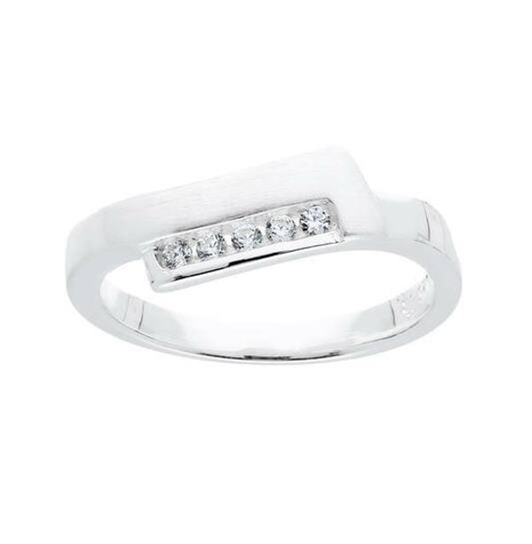 Zilveren rechthoekige ring met rij zirconia's