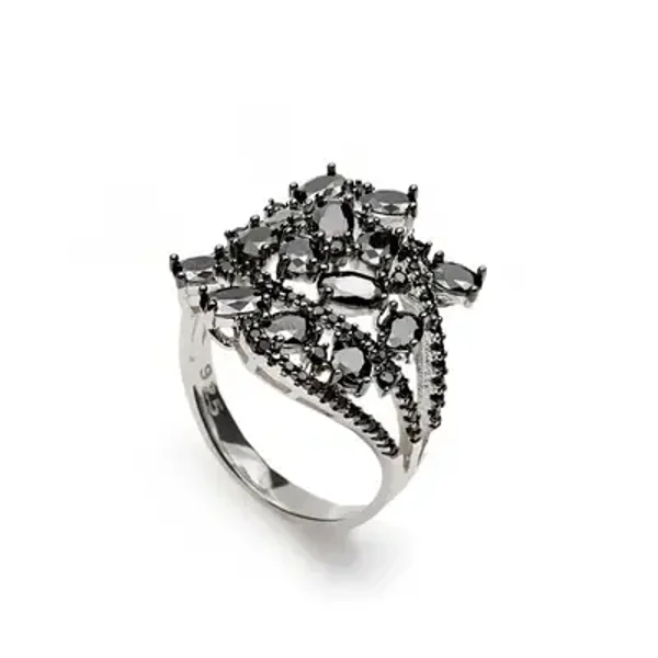 Elegante ring met zwarte zirconia's