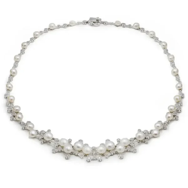 Romantisch en elegant collier met parels en zirconia's