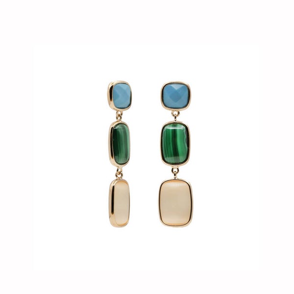 Vergulde oorhangers met koel gekleurde stenen
